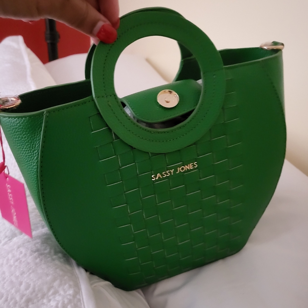 Sassy Jones  'Luella' Green Leather Purse - comes with a strap  (NWOT)